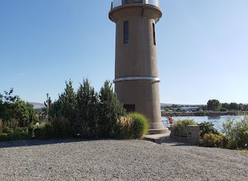washington/kennewick/landmark/clover-island-viewpoint