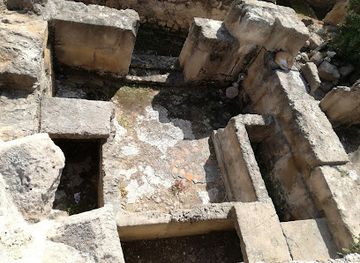 cyprus/paphos-district/landmark/eastern-necropolis