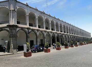 peru/arequipa/landmark/portal-de-la-municipalidad