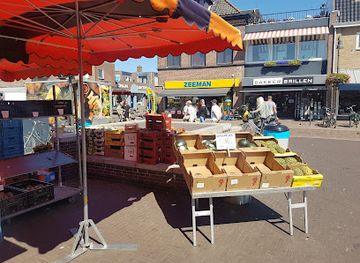 netherlands/egmond-aan-zee/landmark/weekmarkt-egmond-aan-zee