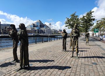 ireland/dublin/landmark/world-poverty-stone