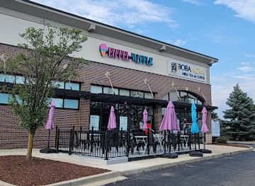 illinois/bolingbrook/landmark/eiffel-waffle-bolingbrook