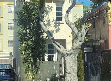 california/long-beach/naples/landmark/skinniest-house-in-america