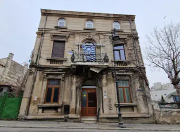 House - Heritage Building (1890)
