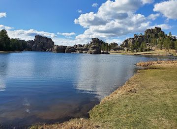 south-dakota/custer-state-park/landmark/needles-eye-tunnel