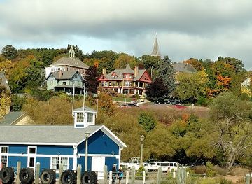 wisconsin/northwoods/landmark/bayfield-lakeside-pavilion