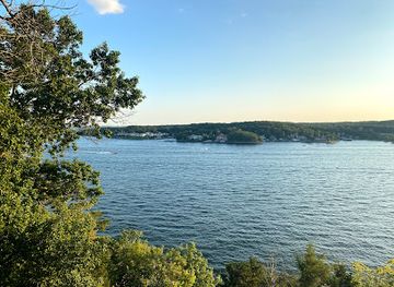 missouri/lake-of-the-ozarks/landmark/shawnee-bluff-winery