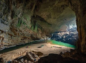 vietnam/southeast/landmark/en-cave