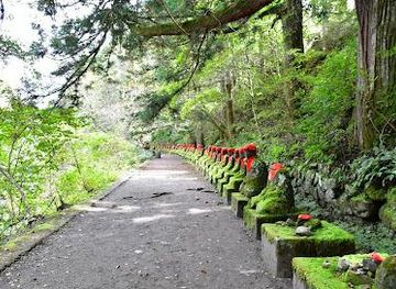 japan/shimotsuke/landmark/narabi-jizo