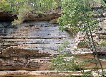 illinois/starved-rock-state-park/landmark/illinois-waterway-visitors-center