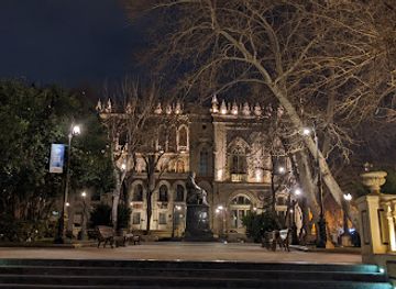 azerbaijan/baku/nizami-street/landmark/nizami-ganjavi-monument