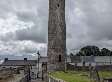 ireland/county-meath/landmark/kells-round-tower