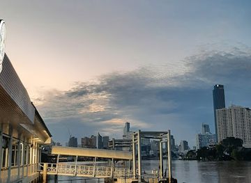 thailand/chao-phraya-river-basin/landmark/ratchawong