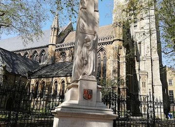 united-kingdom/london/kensington/landmark/kensington-war-memorial