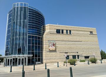 kansas/manhattan/landmark/flint-hills-discovery-center