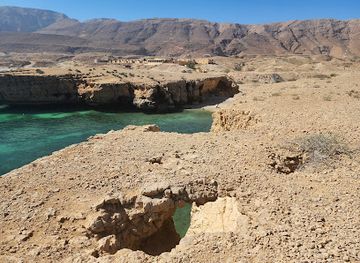 oman/wahiba-sands/landmark/heart-shaped-cave