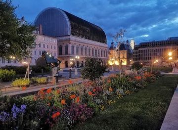 france/lyon/landmark/place-louis-pradel