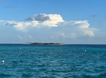 saint-vincent-and-the-grenadines/tobago-cays-marine-park/landmark/skipper-raini-s-ankerplatz-in-gedenken-an-raini