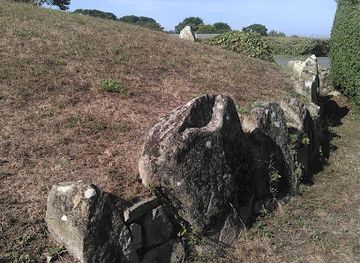 guernsey/brecqhou/landmark/dehus-dolmen