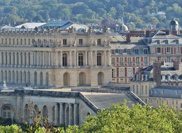 france/versailles/chateau-de-versailles/landmark/view-on-the-palace-of-versailles