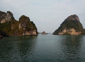 vietnam/cat-ba-island/landmark/cat-hai-island