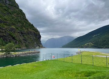norway/sogn-og-fjordane/landmark/fjordsafari-flam-guide-service-as