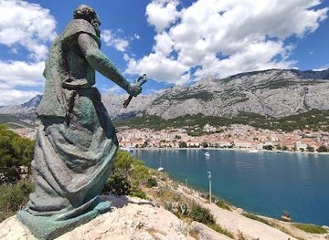 croatia/makarska/landmark/spomenik-sv-petra