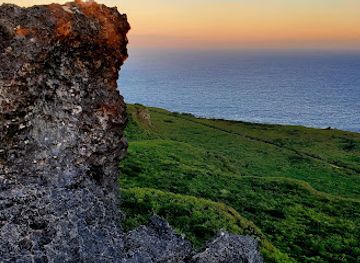 northern-mariana-islands/ladder-beach/landmark/abandoned-pacific-barrier-radar-iii