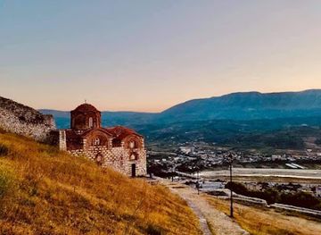 albania/tomorr-mountain/landmark/berat-castle