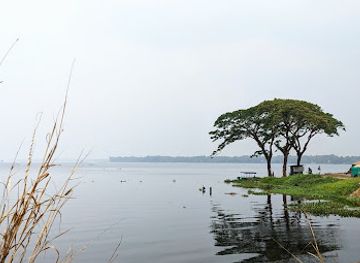 india/kerala-backwaters/landmark/thanneermukkom-vembanad-lagoon-view-point