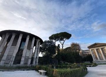 vatican-city/st-peter-s-square/landmark/piazza-della-bocca-della-verita