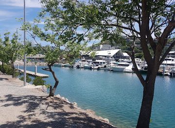 papua-new-guinea/buka/landmark/royal-papua-yacht-club