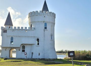 louisiana/lake-pontchartrain/landmark/fishermans-castle-at-irish-bayou