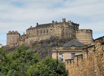 united-kingdom/midlothian/landmark/flodden-wall