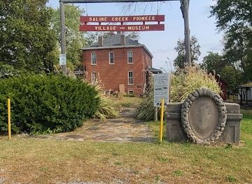 illinois/southern-illinois/landmark/saline-county-area-museum-saline-creek-pioneer-village-and-museum