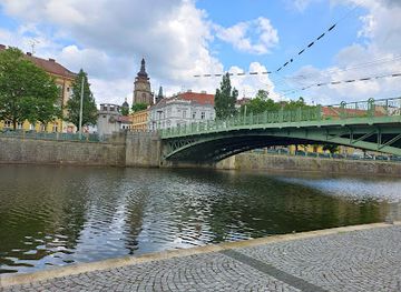 czechia/hradec-kralove/landmark/prague-bridge