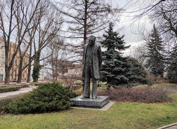 poland/kuyavia/landmark/boleslaw-prus-monument