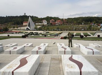 kosovo/lab/landmark/memorial-complex-adem-jashari