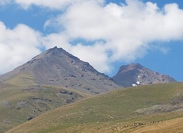 armenia/mount-aragats/landmark/large-waterfall-in-aragats