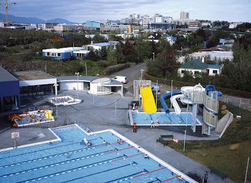 iceland/kopavogur/landmark/sundlaugin-i-kopavogi-kopavogslaug