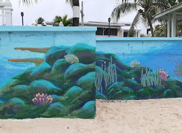 marshall-islands/majuro-atoll/landmark/majuro-see-wall-seawall-mural