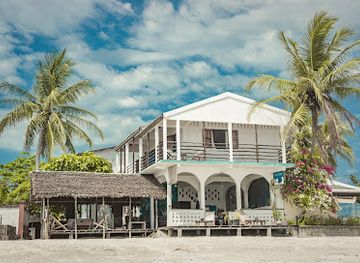 madagascar/betsiboka/landmark/les-baleines-rand-eau