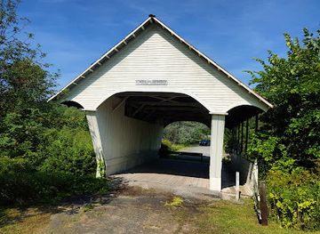 vermont/northeast-kingdom/landmark/schoolhouse-covered-bridge