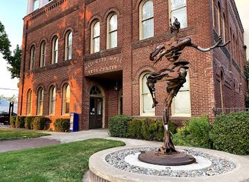 california/redding/landmark/old-city-hall-arts-center