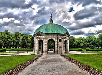 germany/munich/schwabing/landmark/hofgarten