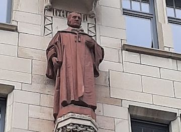 germany/stuttgart/mitte/landmark/hegelstatue
