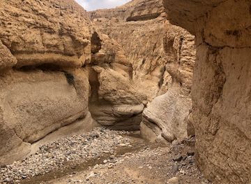 jordan/wadi-ghuweir/landmark/wadi-ghuweir-parking