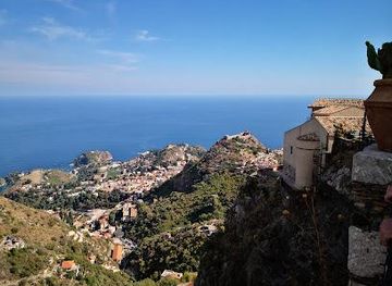 italy/catania/landmark/castelmola