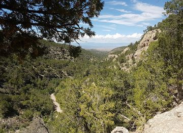 new-mexico/turquoise-trail/landmark/sandia-cave