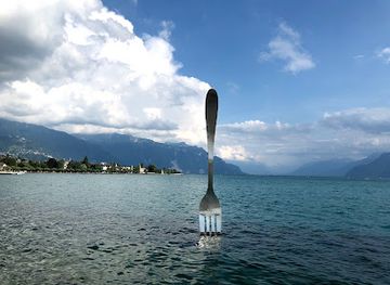 switzerland/vevey/landmark/statue-charlie-chaplin